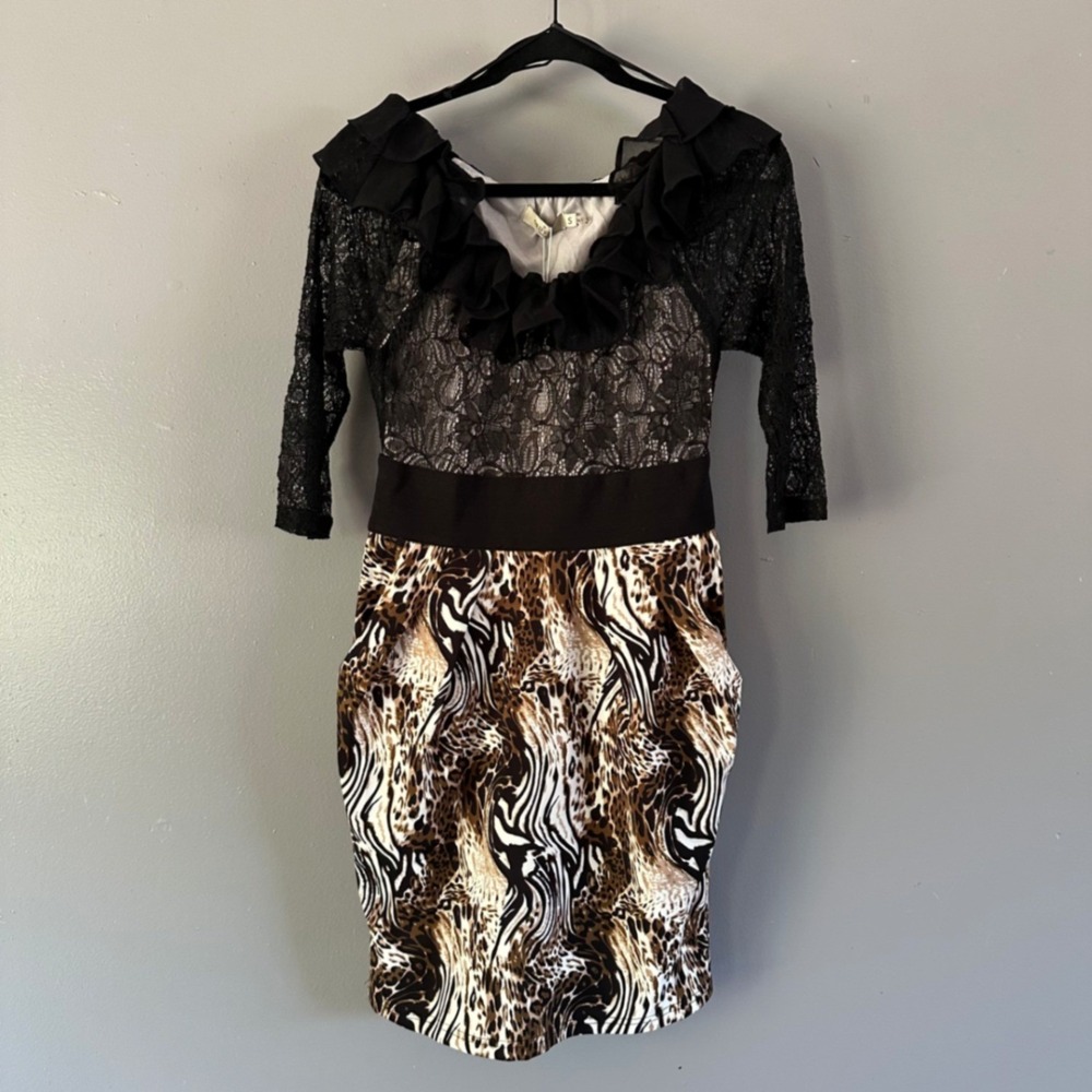 Grifflin‎ Paris Lace Sleeve Animal Print Dress Size Small